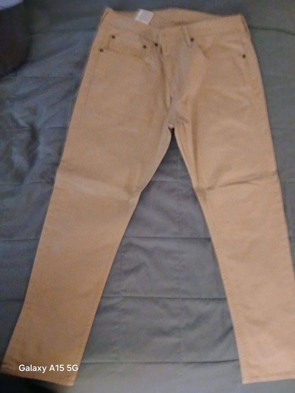 Levi's Slim Straight Jeans in Khaki 512